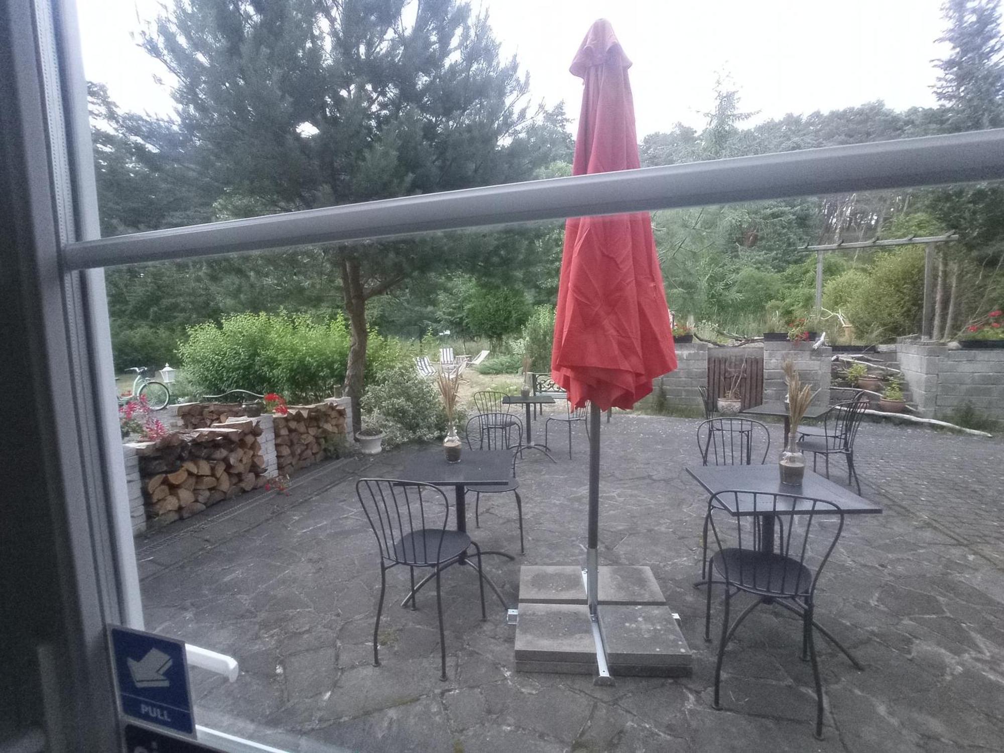 Dworek Bursztynowe Piaski Bed and breakfast *