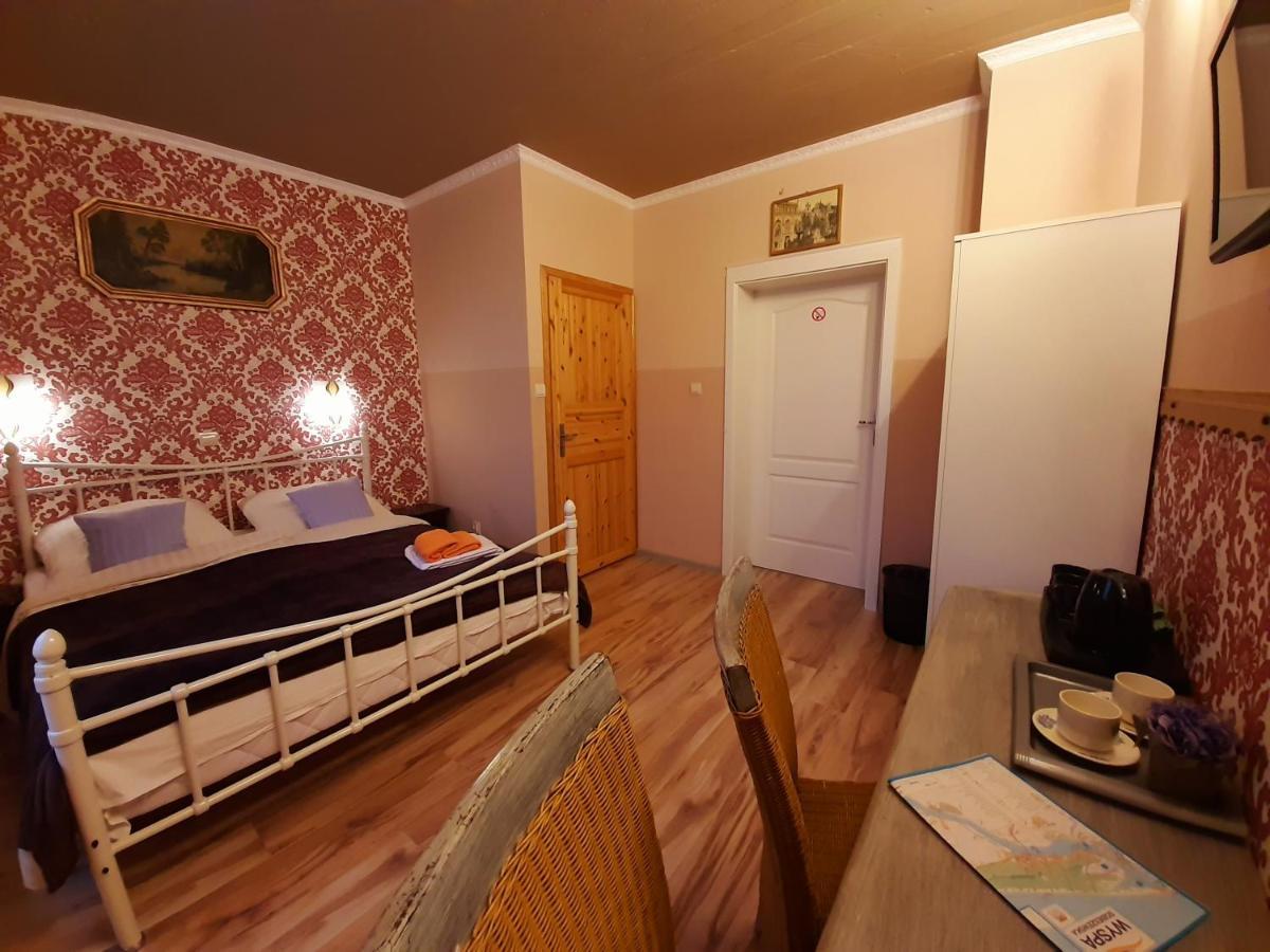 Dworek Bursztynowe Piaski Bed and breakfast Gdansk